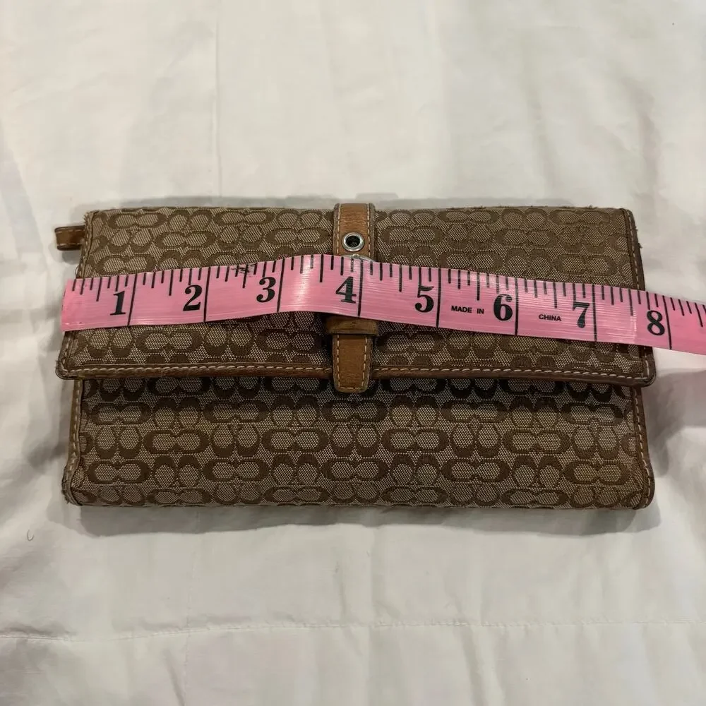 VTG COACH Signature Canvas Khaki Buckle Snap Button Back Zipper Pocket Tri-Fold